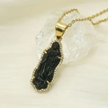 Mini 18k Gold Edelstahl Halskette mit schwarzem Jungfrau Maria Anhänger und Kristallen - Schwarz