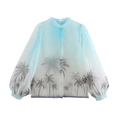 Damen Strandhemd aus Organza mit Kokospalmen-Druck und blauem Farbverlauf - XS / Hellblau