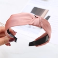 Cerchietto rosa in seta con nodo intrecciato per donna, design minimalista alla moda - Raso rosa annodato