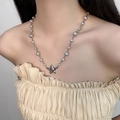 Collier perles style punk Y2K avec pendentif étoile orné de strass rouges brillants - Collier Long Étoile et Perles X5311B
