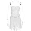 Détail d'une robe bustier en dentelle blanche avec baleines et petit nœud décoratif - S / Blanc