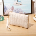 Elegante portafoglio lungo in paglia color crema con motivo a spina di pesce e zip - Bianco Sporco
