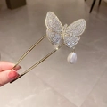 Épingle à cheveux dorée papillon avec cristaux brillants et une perle en goutte pendante - Épingle à Cheveux avec Pendentif Perle (26)