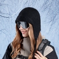 Gorro de punto negro suave para mujer con orejeras y cordones para el frío invernal - Negro