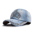 Hellblaue Denim-Basecap mit funkelnder Straß-Krone und verzierten Hutkrempe - Krone Strass / Hellblau