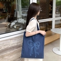 Bolso tote de lona azul oscuro con estampado de lazo azul claro en estilo callejero - Azul Marino