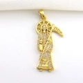 Ciondolo Santa Muerte dorato con zirconi incastonati su sfondo di seta bianca - 04-Oro Zirconia Bianca Tristo Mietitore