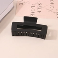 Pinza para el pelo rectangular negra mate para cabello grueso en un escritorio beige - Embalaje Individual / 10.5cm / Negro (10.5cm)