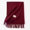 Sciarpa bordeaux effetto cashmere con frange eleganti ed etichetta tessuta sobria - 70*200cm / Rosso Vino Profondo