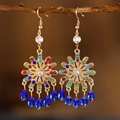 Orecchini bohémien a fiore con strass multicolori e gocce d'acqua blu pendenti - Blu Scuro (A-413)