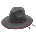 Dunkelgrauer Wollfilzhut mit braunem Lederband und rotem Rand für Damen im Fedora-Stil - M (56-58cm) / Grau