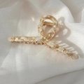 Large acetate shark hair claw clip in beige marble pattern with gold metal spring - Beige Coffee