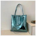 Borsa tote in pelle PU blu metallizzato lucido con tracolla lunga e capiente forma quadrata - Blu