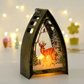Lanterna LED vintage dorata con scena di foresta invernale e cervo, luce calda - Portacandele Natalizio Triangolare - Cervo Color Bronzo E Oro