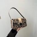 Chic 2024 leopard print shoulder bag with beige leather strap and golden geometric clasp - Khaki