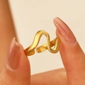 Anillo ajustable minimalista de acero inoxidable dorado con diseño curvo ondulado - Oro de 18K Forma de X en Onda