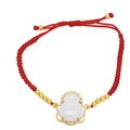 Bracciale regolabile in corda rossa con pendente Buddha bianco e rifiniture in zirconi lucidi - Bianco