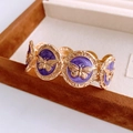 Bracciale vintage dorato con medaglioni in smalto viola e decori a farfalla oro - Stile Farfalla Viola