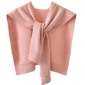 Roze gebreide omslagdoek met geribbelde randen en elegant knoopdetail voor dames - Roze