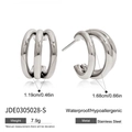 Orecchini a cerchio a C a tre strati in acciaio inossidabile argento con dimensioni - Stile a C Cavo a Tre Strati (JDE0305028-S) / Argento