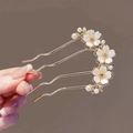 Pic à cheveux doré en U avec fleurs blanches et perles pour chignon élégant - Camélia Or et Blanc (194)
