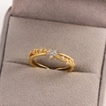 Bague fleur dorée ajustable avec pétales en opale bleue et accents de zircon - Or / Style Fleur Cinq Pétales Bleu Clair (Style 13)