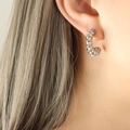 Pendientes de aro en C plateados de acero de titanio con diseño elegante de rosca espiral - Color Acero