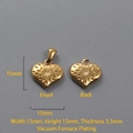 Détail du pendentif coeur 15mm en or 18k avec texture radiale et gravure d'étoile - P00029G-Cœur plein lisse 15x15