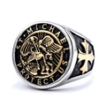 Vintage St. Michael Edelstahlring mit silberner Basis und goldenem Reliefemblem - US 7 / Gold & Silber