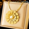 Squisita collana di perle a girasole placcata in oro 18 carati in una lussuosa scatola - Collana con perla bianca (N3091)