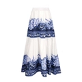 Detailansicht eines weißen Maxirocks mit hoher Taille und blauen Blumenmustern - Einheitsgröße / Maxirock