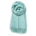 Écharpe unie vert menthe en imitation cachemire avec franges sur fond blanc pur - 70*200cm / Bleu jade