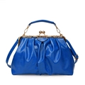 Sac à main plissé bleu vintage avec fermoir doré à baiser et finition cuir huilé - Bleu