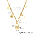 Dettaglio collana in acciaio dorato con lucchetto a cuore in zircone e ciondoli portafortuna - Collana Multi-Ciondolo Lucchetto Cuore (P1322) / 41+5cm / Oro