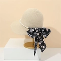 Elegante cappello di paglia beige con catena di perle e fiocco a fiori per vacanze - Beige