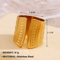Breiter vergoldeter Edelstahlring mit geometrischem Blattmuster und Punktstrukturen - 695-2 Punktlinie Breit / Gold