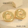 Dettaglio di orecchini dorati tondi irregolari con dimensioni 3,23 cm e peso di 17,4 g - Oro (NMSE-E311-3)