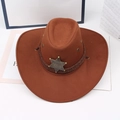 Klassischer brauner Cowboyhut aus Wildleder mit Flechtband und Bronze-Sheriff-Abzeichen - Einheitsgröße / Hellkaffee