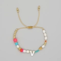 Beaded bracelet featuring a letter V charm with faux pearls and colorful heart accents - Letter V Style (ZZ-B24061901V-F)