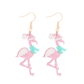 Süße glitzernde rosa Flamingo-Ohrhänger mit Weihnachtsmütze und blaugrünem Schal - Flamingo mit Weihnachtsmütze Stil / Flamingo Ohrringe