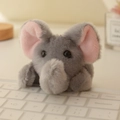Peluche magnetico a forma di elefante grigio appeso alla tastiera del computer - 12cm / Elefante