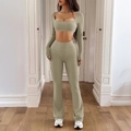 Dames Y2K yogaset met kakigroene crop top met lange mouwen en uitlopende legging - S / camel