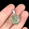 Pendentif cœur en agate de cristal naturel vert avec fermoir argenté 16mm - Fluorite