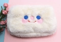 Trousse de maquillage en peluche blanc cassé avec broderie sourire et texture douce - Smiley