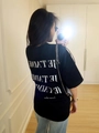 T-shirt nera oversize con stampa grafica bianca Je T'aime sulla schiena - S / Nero