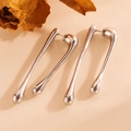 Minimalistische lange Tropfenohrringe in poliertem Silber aus robustem Edelstahl - Silberne Wassertropfen-Ohrringe