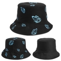 Vues détaillées d'un chapeau bob en coton noir avec motifs de papillons bleus sous divers angles - M (56-58cm) / Bleu Noir