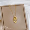 Goldene Herz-Ring-Halskette mit Kristallen, präsentiert in einer Schmuck-Geschenkbox - Gold (G553)