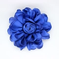Dunkelblaue Satin-Rosenbrosche und Haarklammer mit geschichtetem Dahlien-Blumen-Design - Dual Use (Brosche/Haarspange) / Königsblau