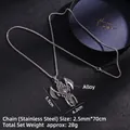 Collar para hombre estilo punk con colgante de esqueleto y cadena de acero inoxidable - Estilo Parca con Doble Guadaña (A734) / Cadena de Acero 70cm